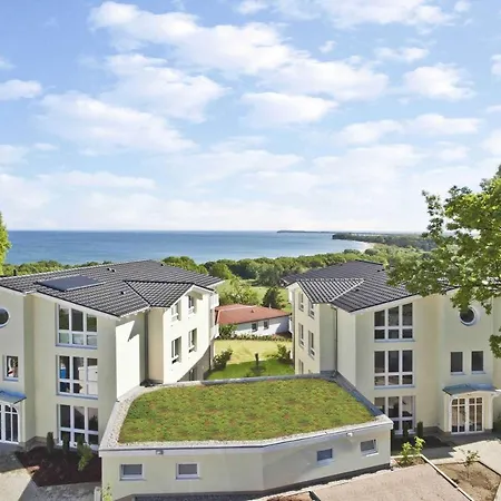 Meeresblick Fewo: Seaside Retreat With Balcony And Access Apartment Goehren (Ruegen)